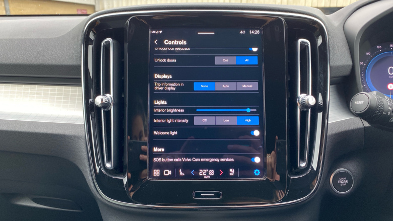 Volvo XC40 2.0 B3P Plus Dark 5dr Auto Petrol Estate